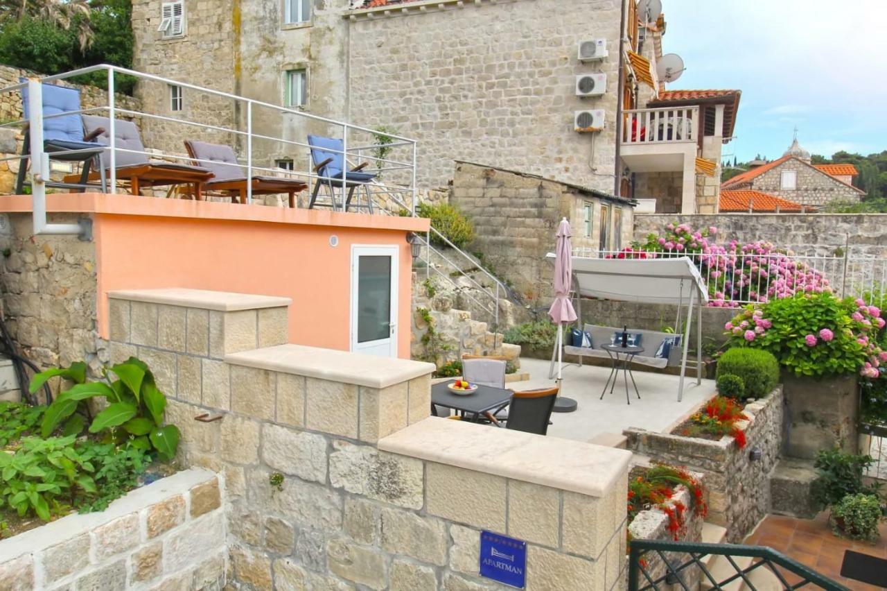 Apartment Seafront 2 *
